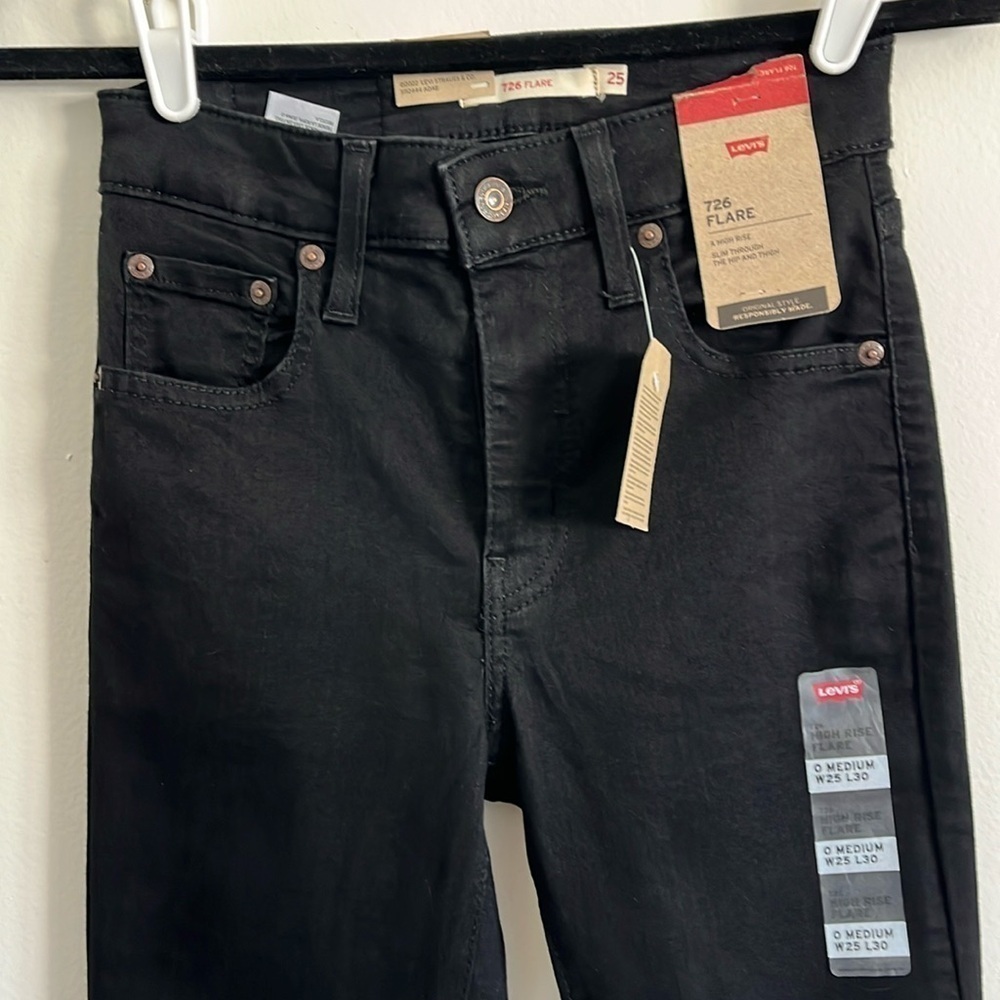 Levi’s | 726 HIGH RISE FLARE WOMEN'S JEANS